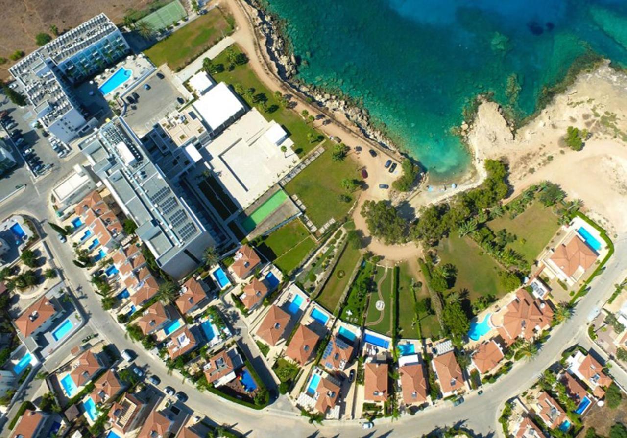 Lucile - Coralli Beachfront Apartament *