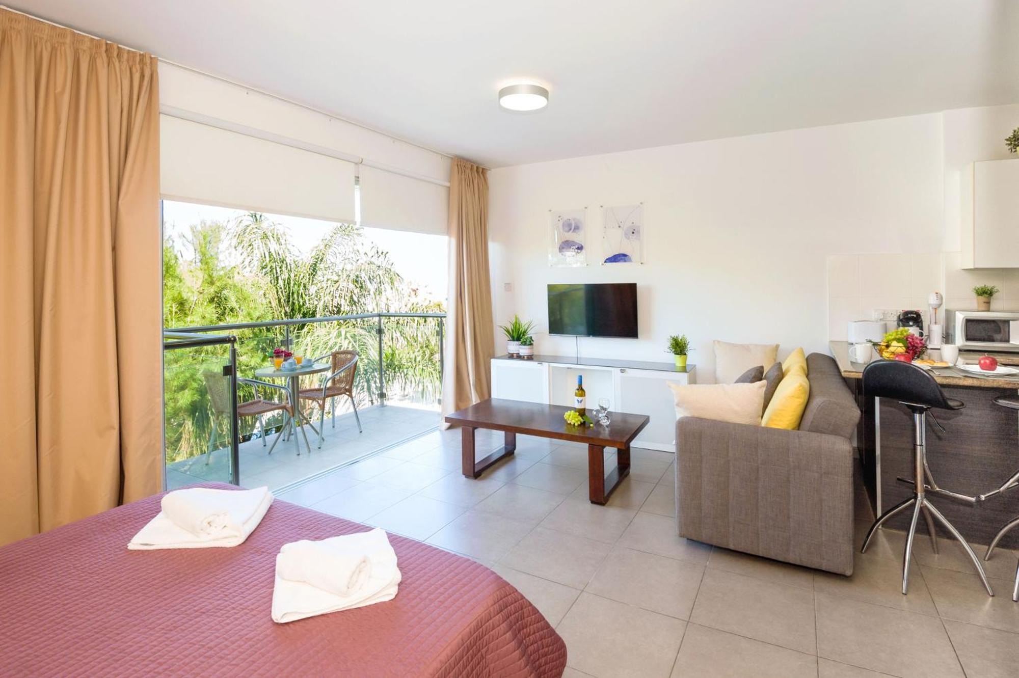 Lucile - Coralli Beachfront דירה פאראלימני